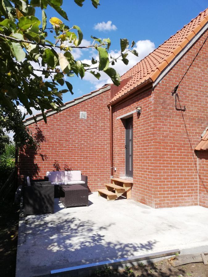 Au Cochon Qui Rit Lägenhet Flines-Les-Mortagne Exteriör bild